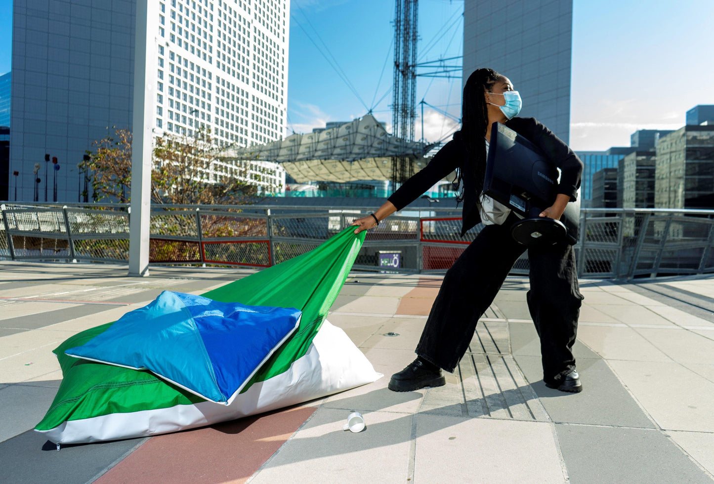 Le Mini Eiffel 93 - La Tête dans les Nuages